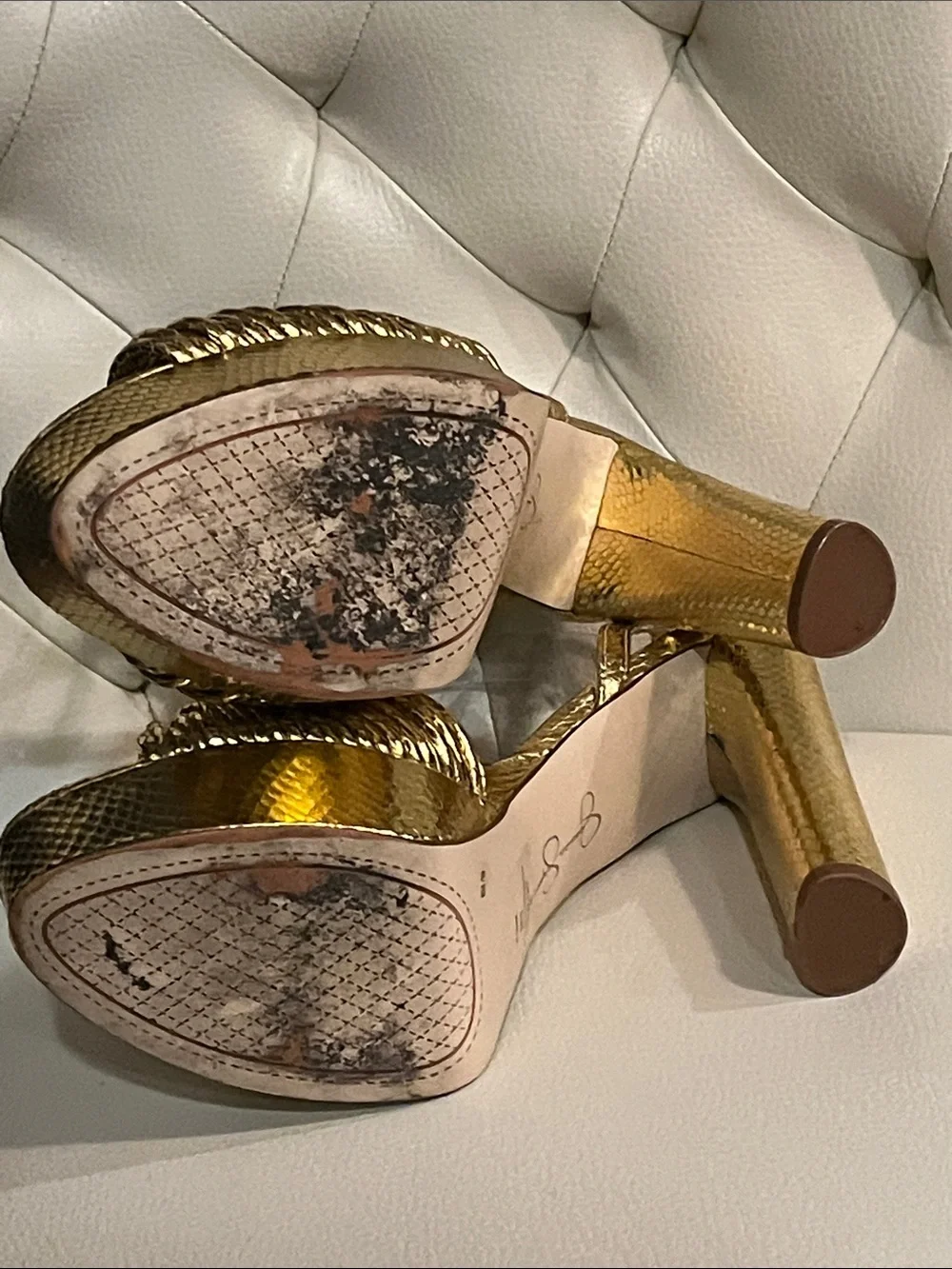 Jessica Simpson glam metallic
